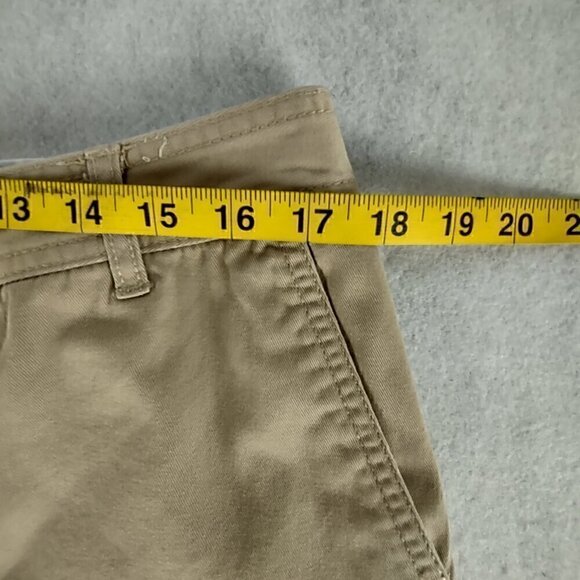 Liz Claiborne Women's 100% Cotton Tan, Beige, Khaki Three Pocket Shorts. Size 14 - Picture 6 of 10